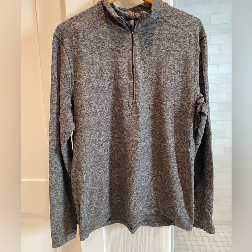 Lululemon men’s pullover. Size large